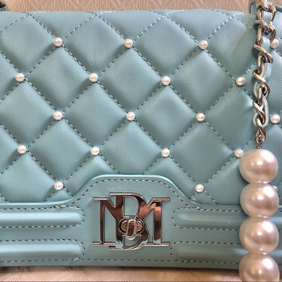 NWT Badgley Mischka light blue quilted pearl embellished chain strap crossbody - Picture 3 of 11